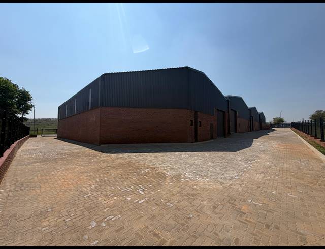 3,800M² WAREHOUSE FOR SALE IN CHLOORKOP